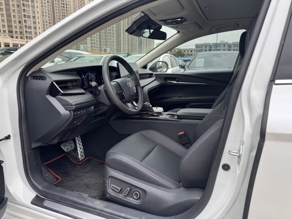 2025 Toyota Camry Hybrid 2.0HSE Sport Lite Edition