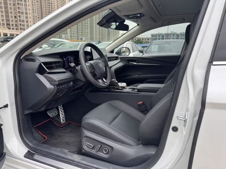 2025 Toyota Camry Hybrid 2.0HSE Sport Lite Edition