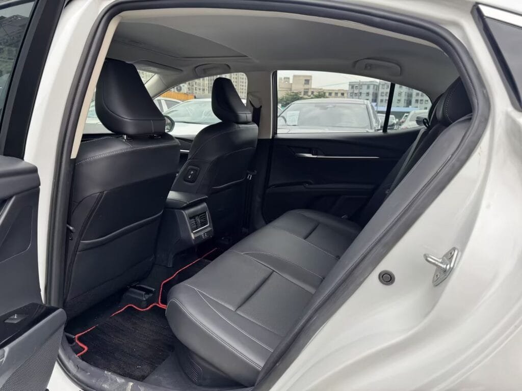 2025 Toyota Camry Hybrid 2.0HSE Sport Lite Edition