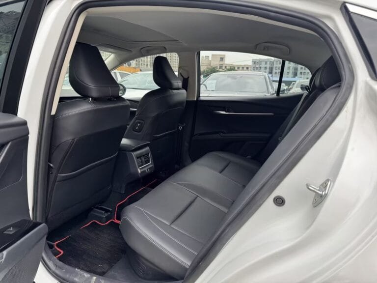2025 Toyota Camry Hybrid 2.0HSE Sport Lite Edition