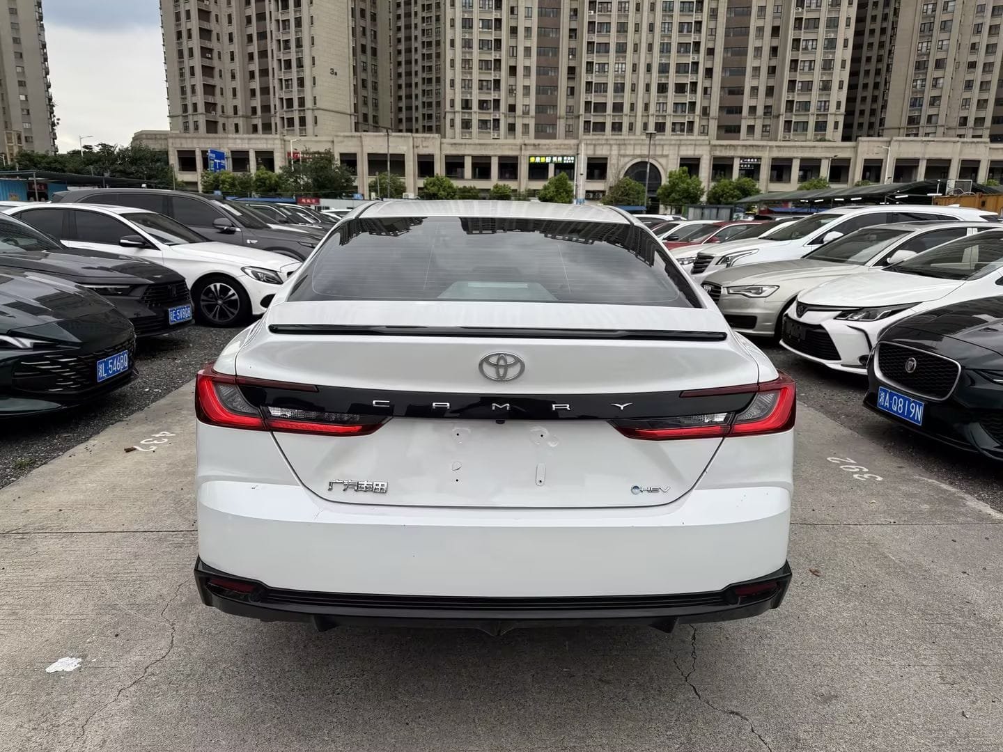 								2025 Toyota Camry Hybrid 2.0HSE Sport Lite Edition full									