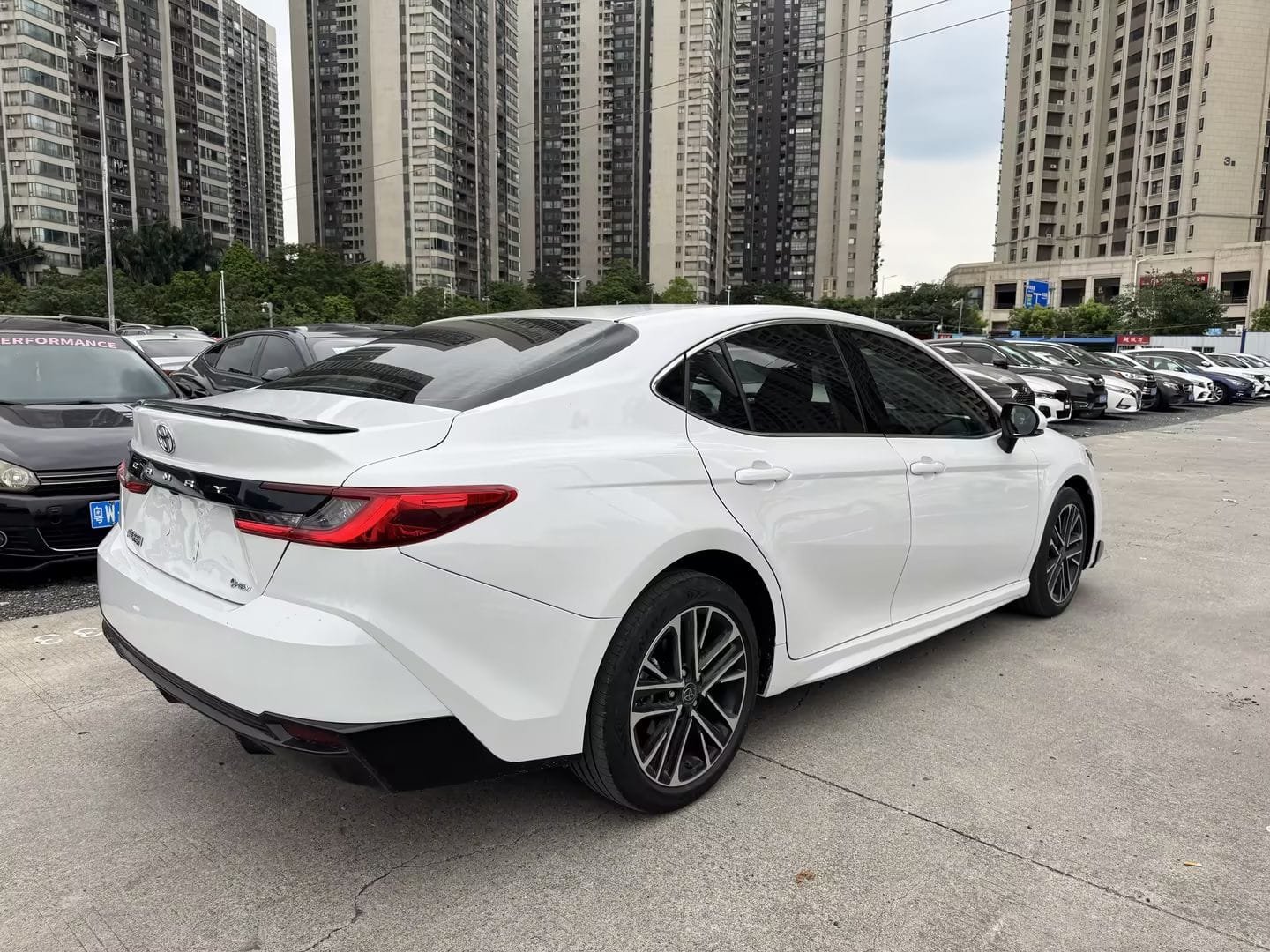								2025 Toyota Camry Hybrid 2.0HSE Sport Lite Edition full									