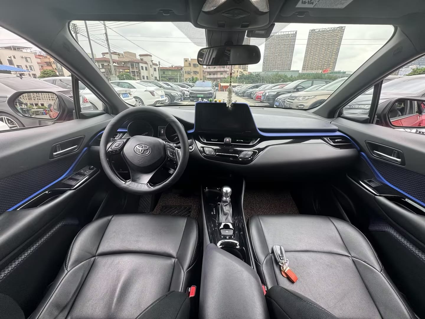 								2018 Toyota C-HR 2.0L Luxury Edition National V full									