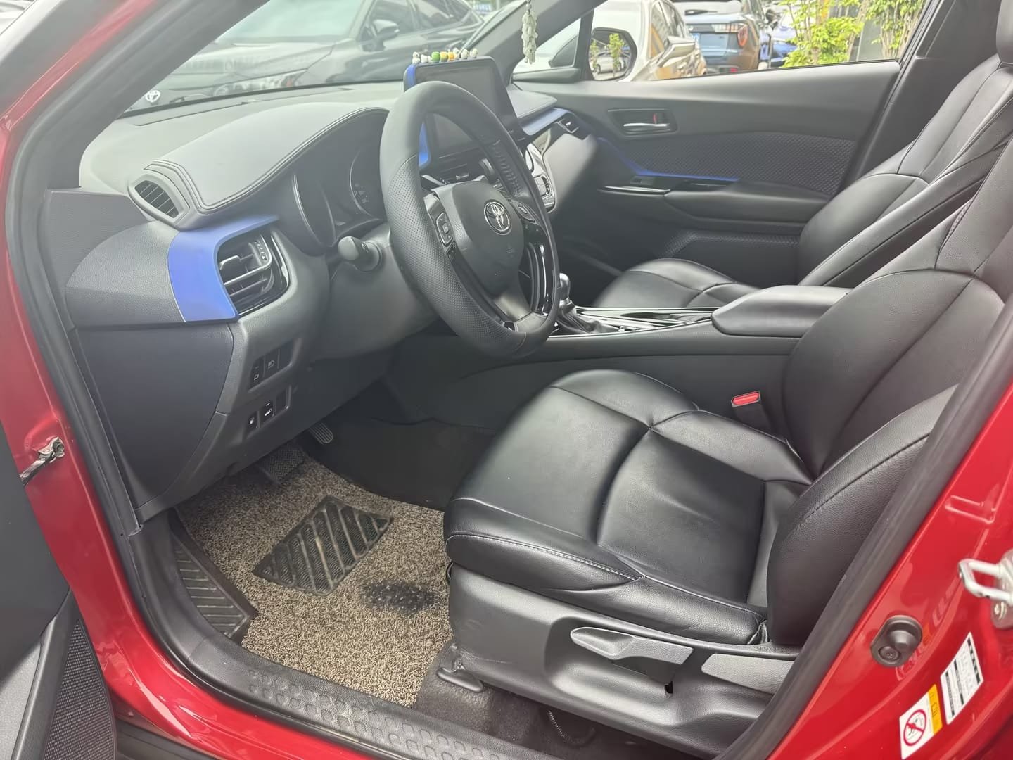 								2018 Toyota C-HR 2.0L Luxury Edition National V full									
