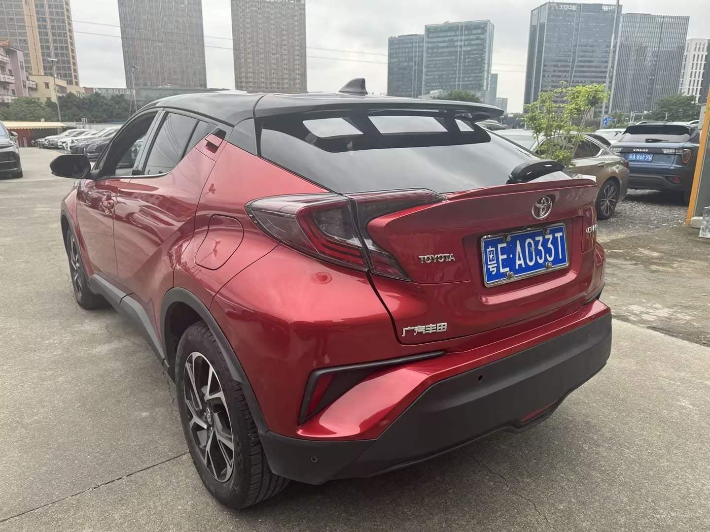 								2018 Toyota C-HR 2.0L Luxury Edition National V full									
