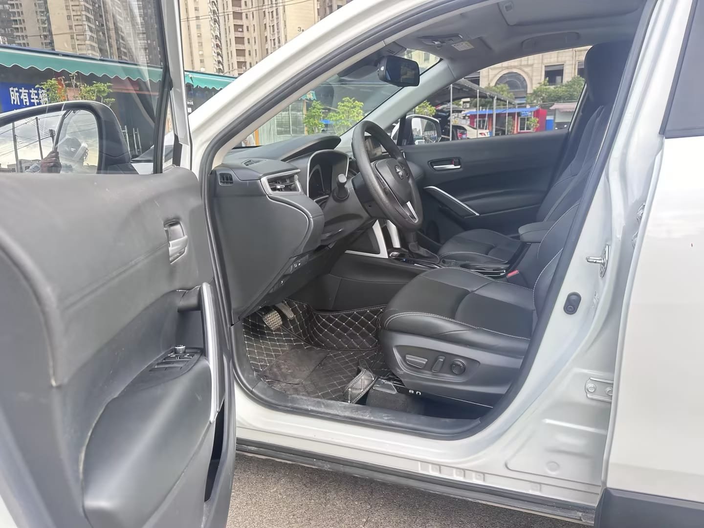 								2023 Toyota Frontlander 2.0L Intelligent Hybrid Luxury Edition full									