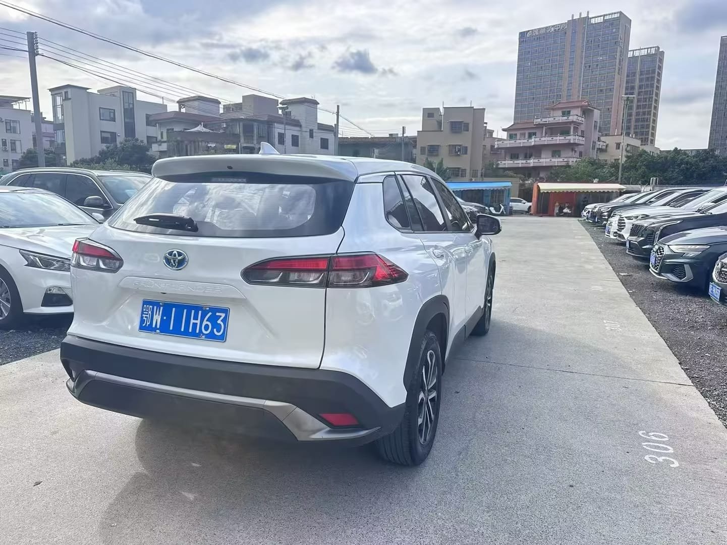 								2023 Toyota Frontlander 2.0L Intelligent Hybrid Luxury Edition full									