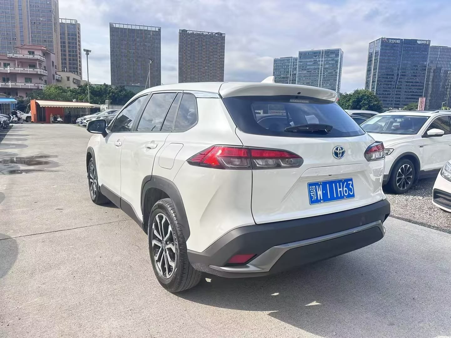 								2023 Toyota Frontlander 2.0L Intelligent Hybrid Luxury Edition full									