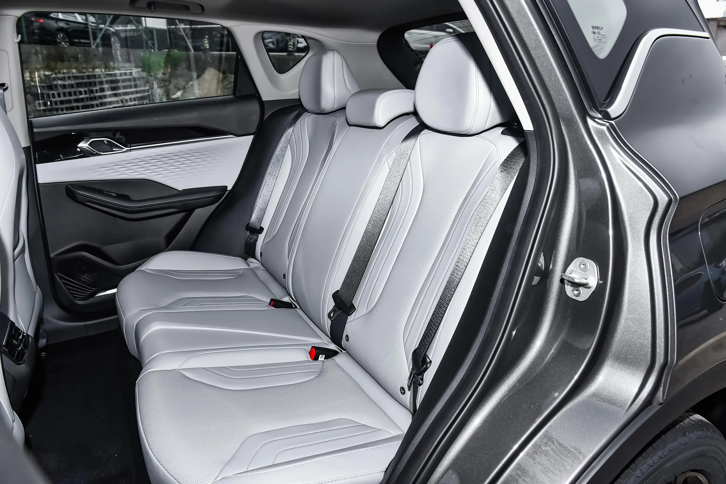 								Geely Coolray L 1.5TD DCT Starshine+Sports Package full									