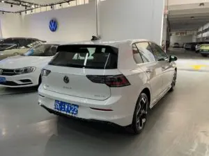 VW Golf 2025 300 TSI R-line