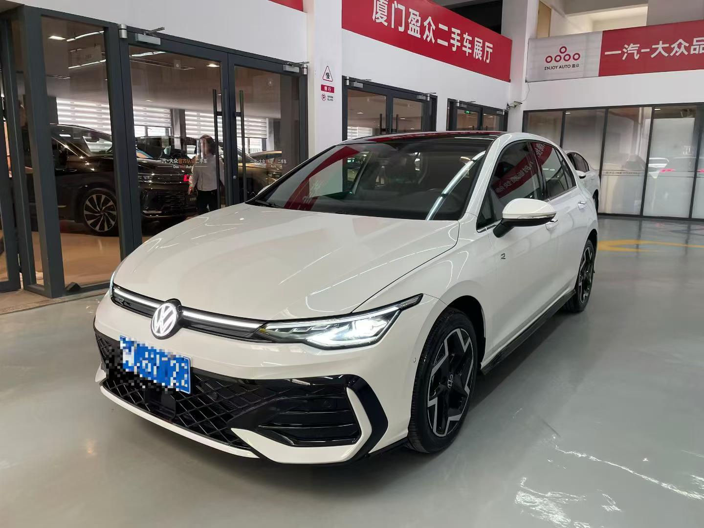 								VW Golf 2025 300 TSI R-line full									