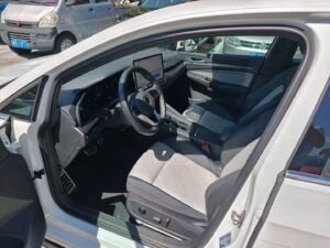 VW Golf 2025 300 TSI R-line