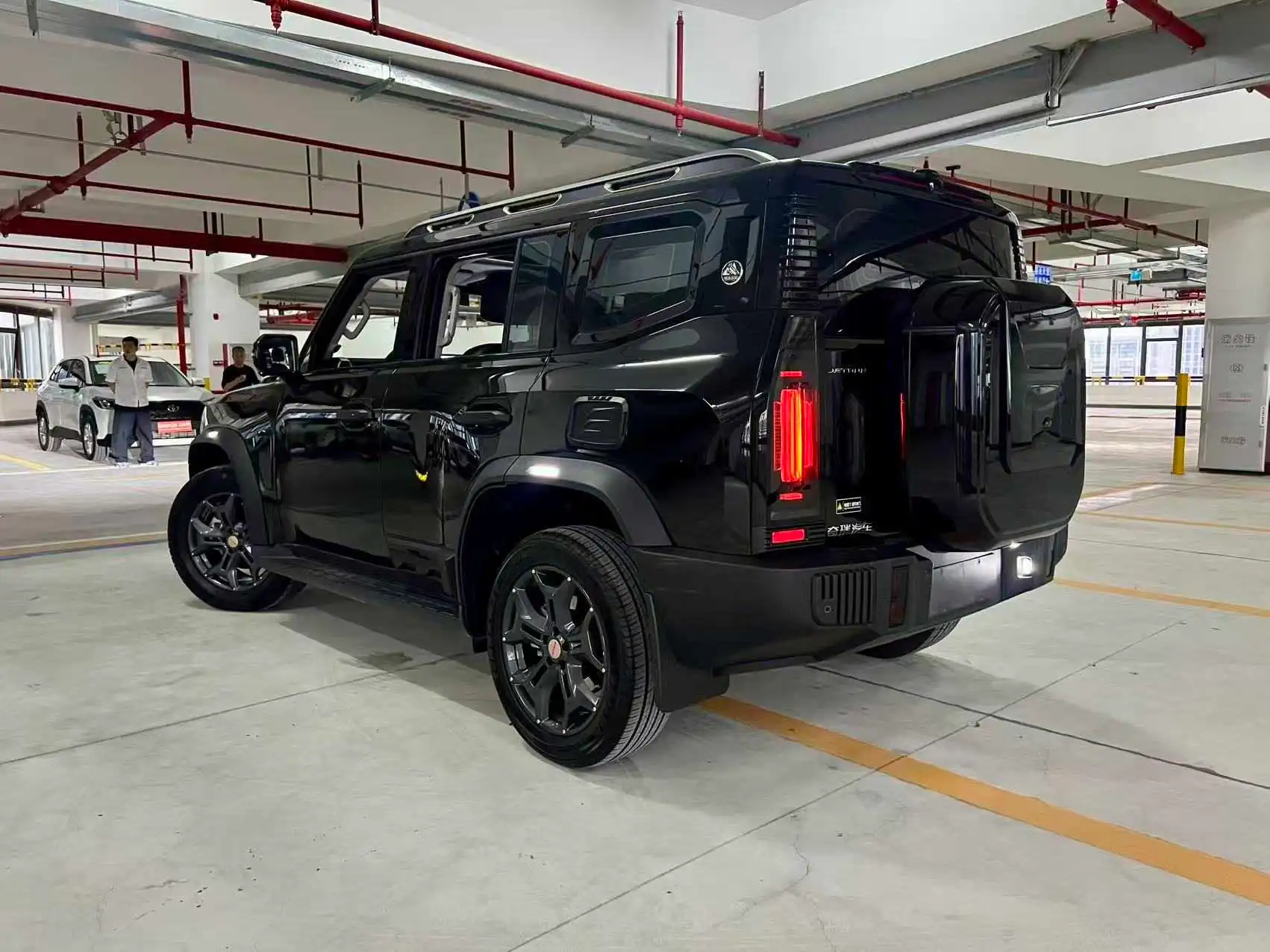 								2025 JETOUR Traveler 2.0T 4WD Cross PRO full									