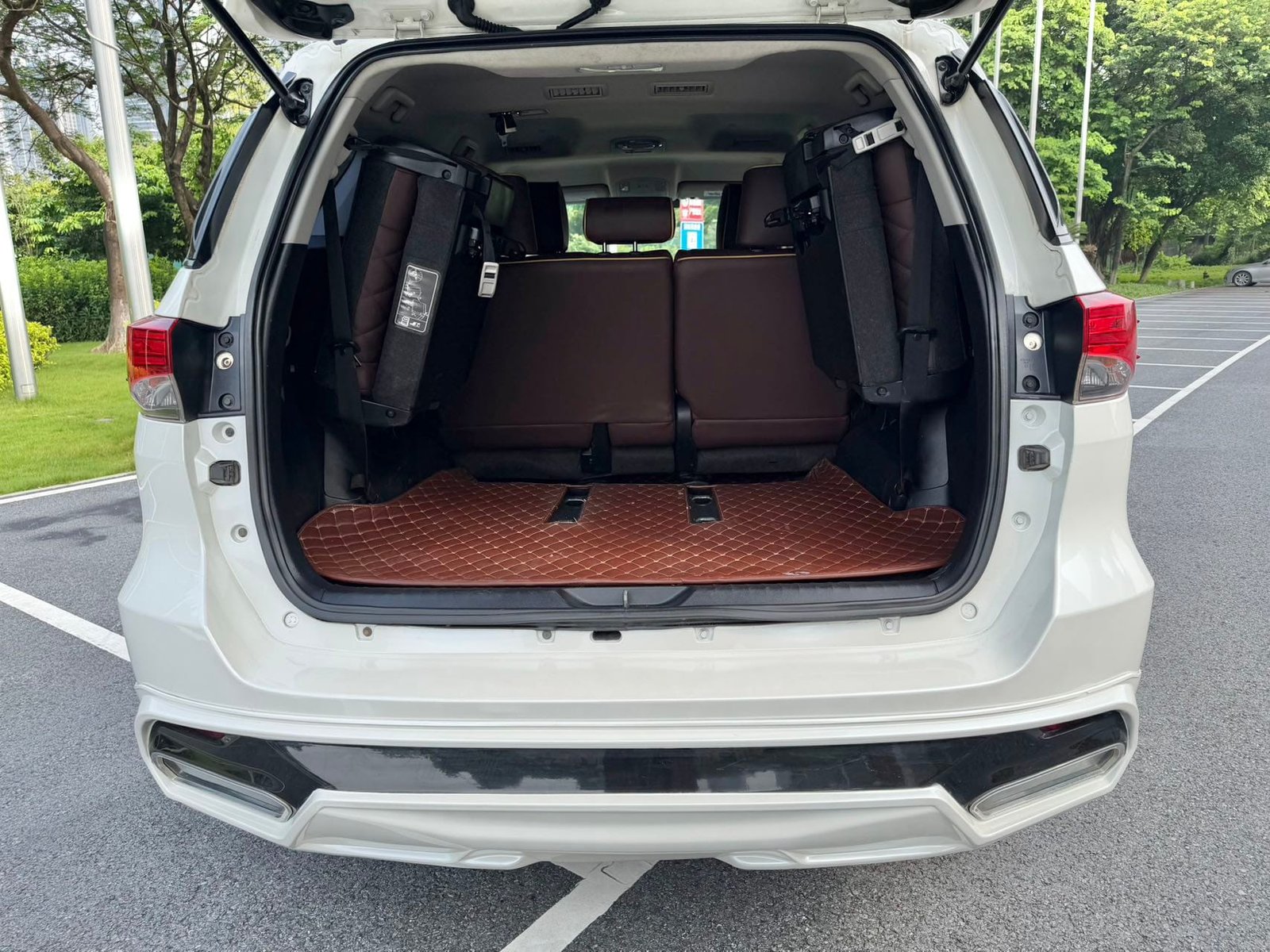 								2019 Toyota Fortuner 2.7L Automatic 4WD Luxury Edition full									