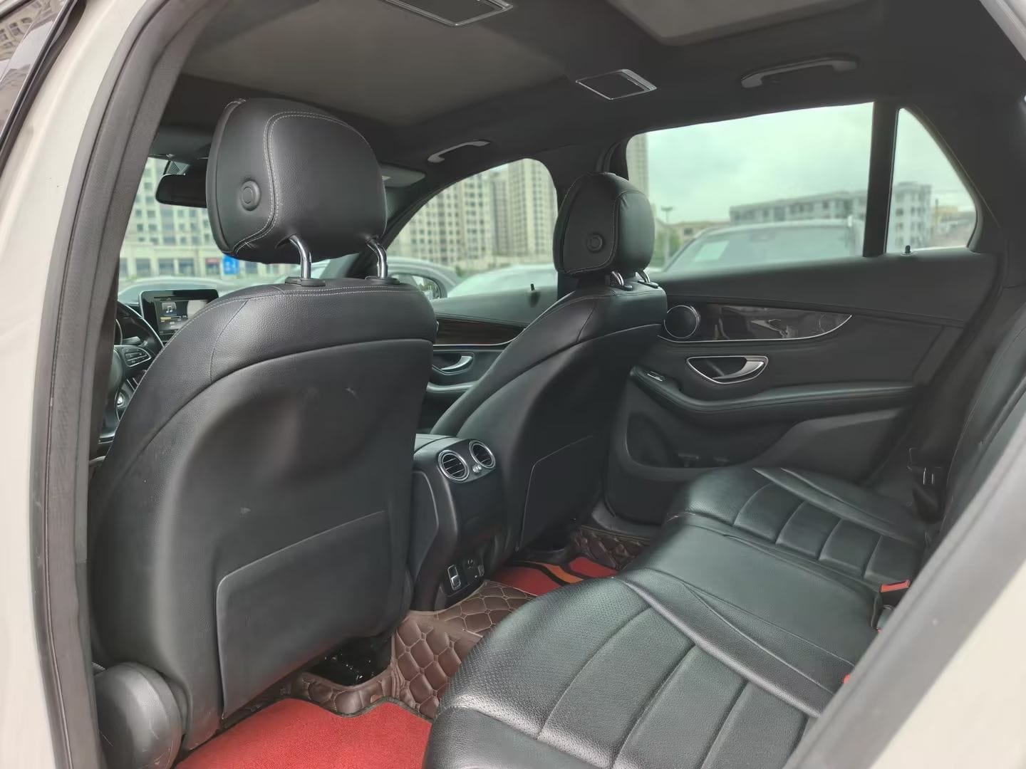 								2019 Mercedes-Benz GLC-Class GLC 260 L 4MATIC Sport Edition full									