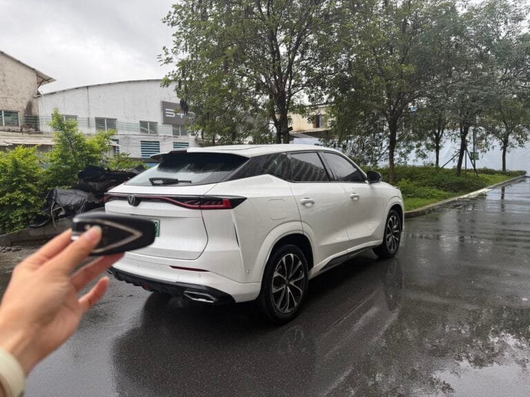 2024 Changan UNI-Z Blue Whale iDD PHEV 1.5L E-CVT 125km Premium Version