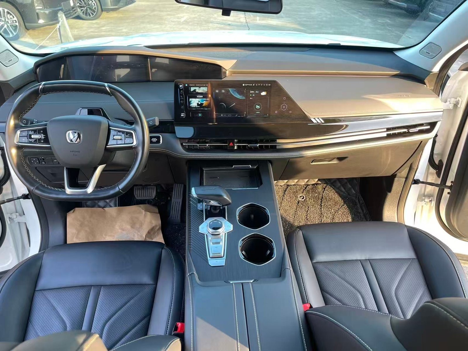 								2023 Changan UNI-K 2.0T 2WD Enjoy Version full									