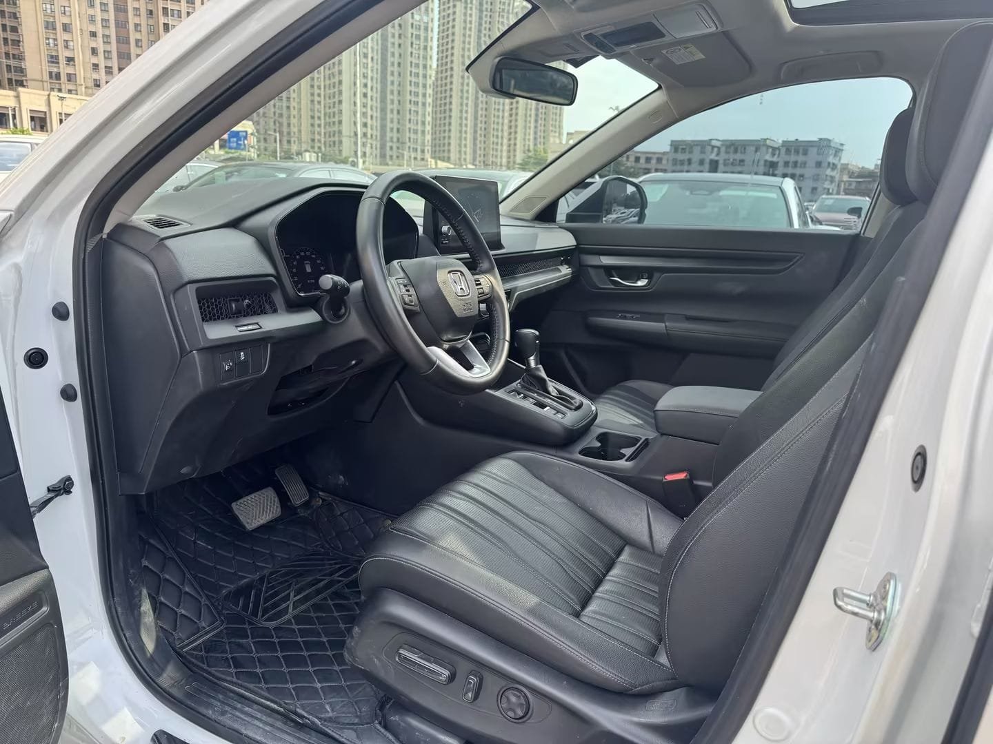 								2023 Honda Breeze 240TURBO 2WD Luxury 5-Seater full									