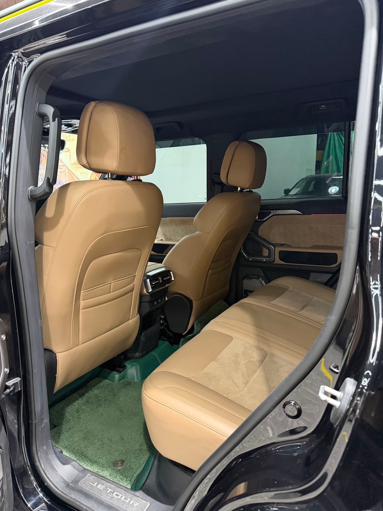 								2023 Jetour Traveler 2.0T AWD Conquer full									