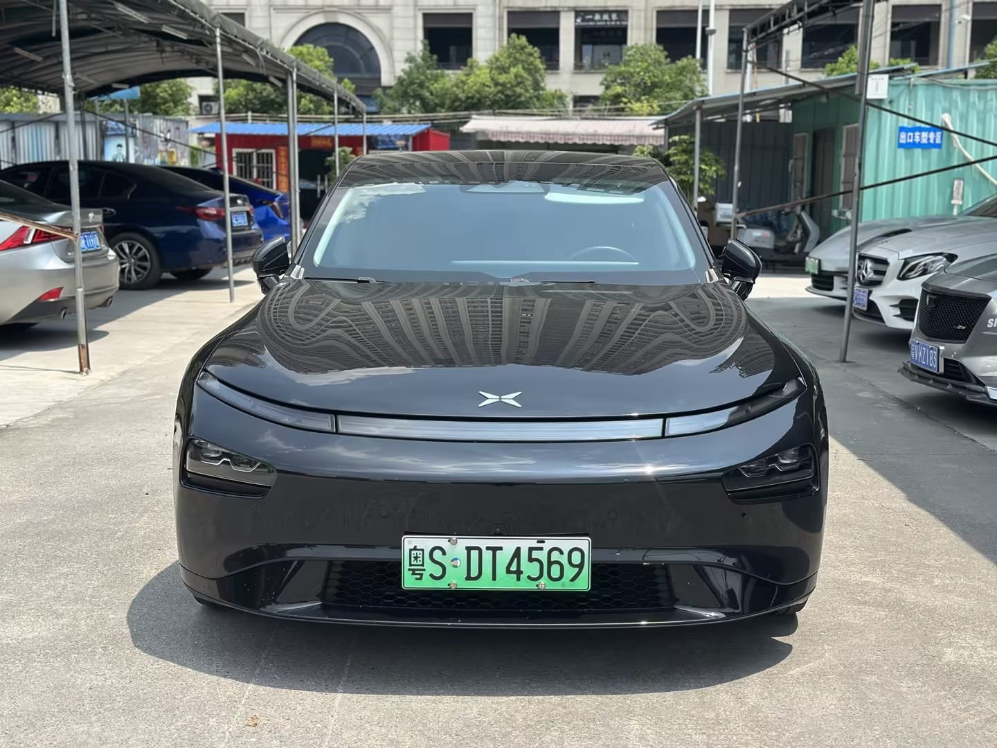 								2022 XPENG P7 670G Trim full									
