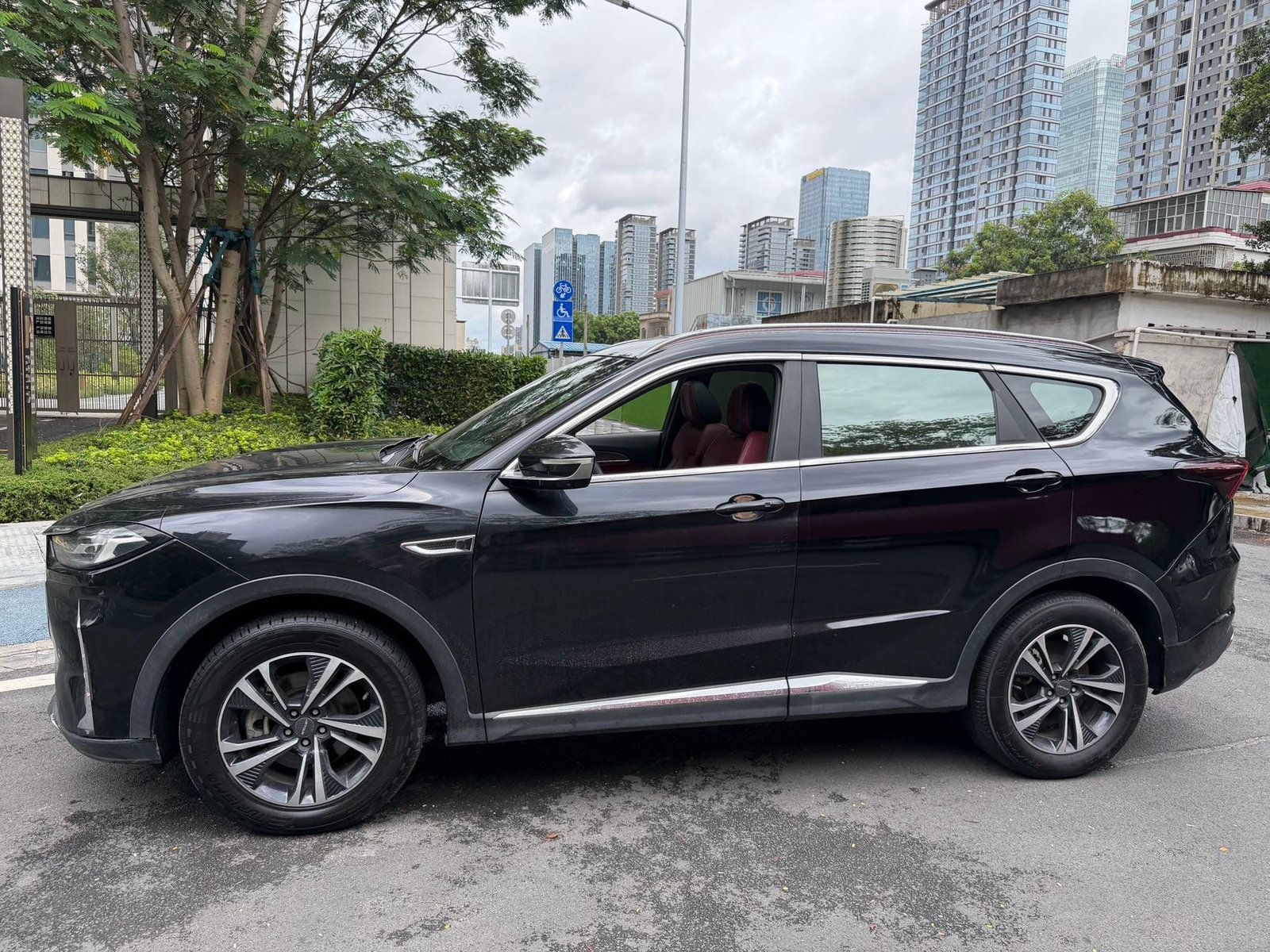 								2021 Jetour X70 PLUS 1.6T DCT Sky Trim 7-Seater Midsize SUV full									