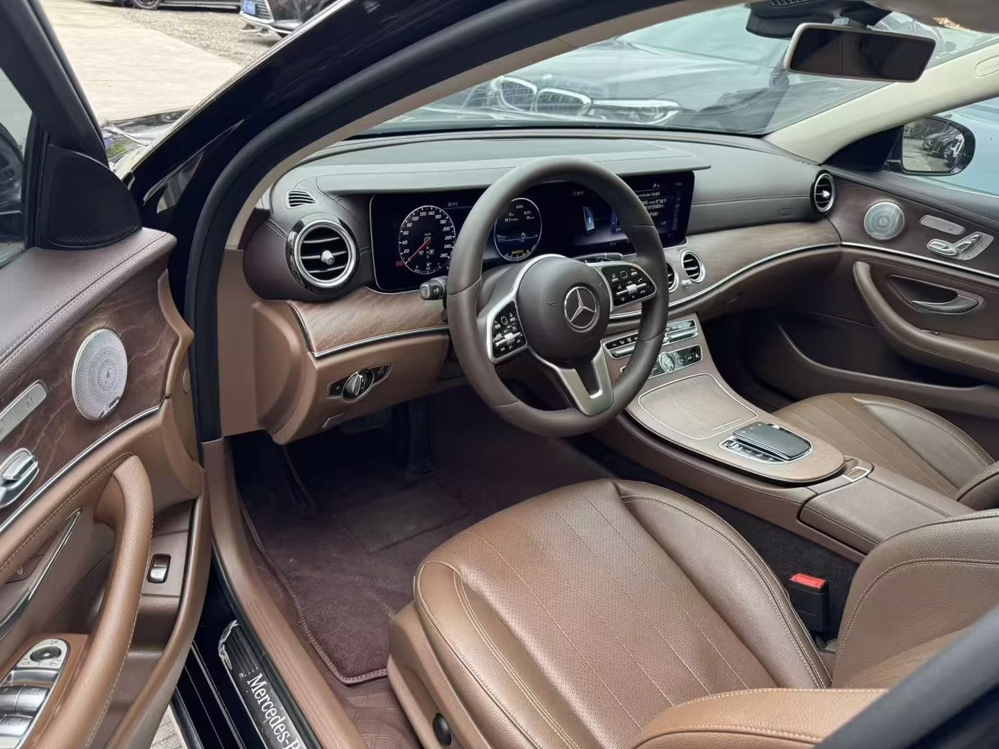 								2019 Mercedes-Benz E-Class E 300 L Luxury Edition full									
