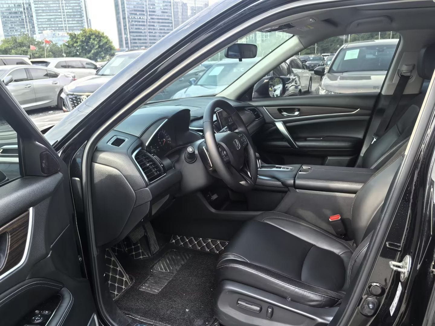								2019 Honda Avancier 240TURBO FWD Luxury Edition full									