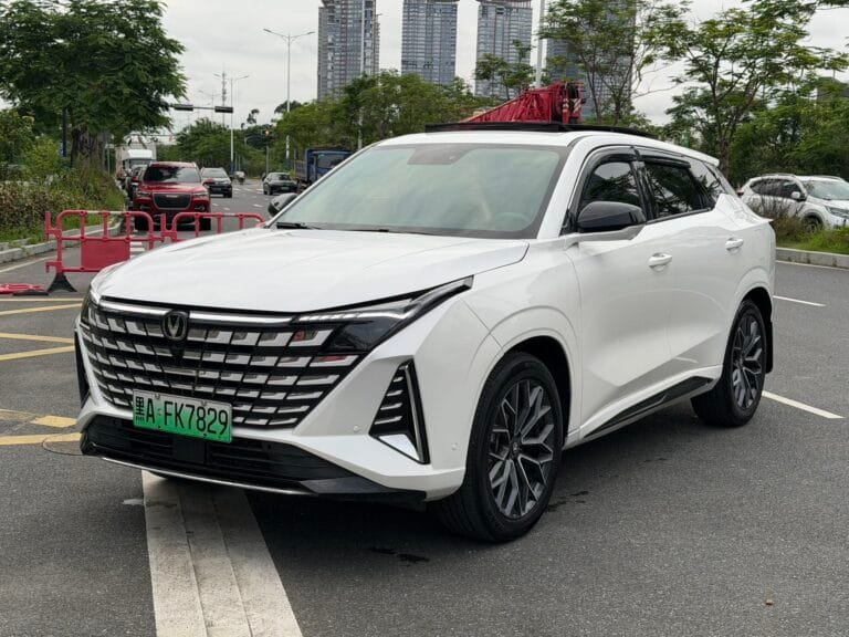 2024 Changan UNI-Z Blue Whale iDD 1.5L E-CVT 125km Beyond Edition PHEV