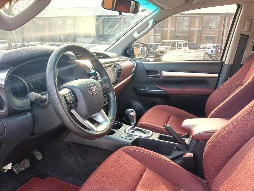 								2019 Toyota Hilux 2.7 GCC Spec Automatic Double Cab full									