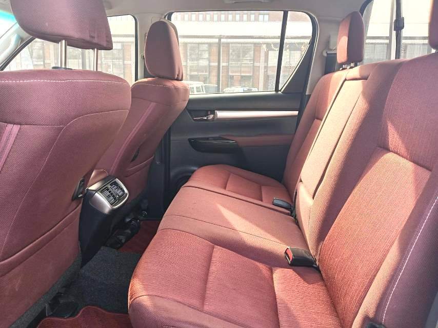 								2019 Toyota Hilux 2.7 GCC Spec Automatic Double Cab full									