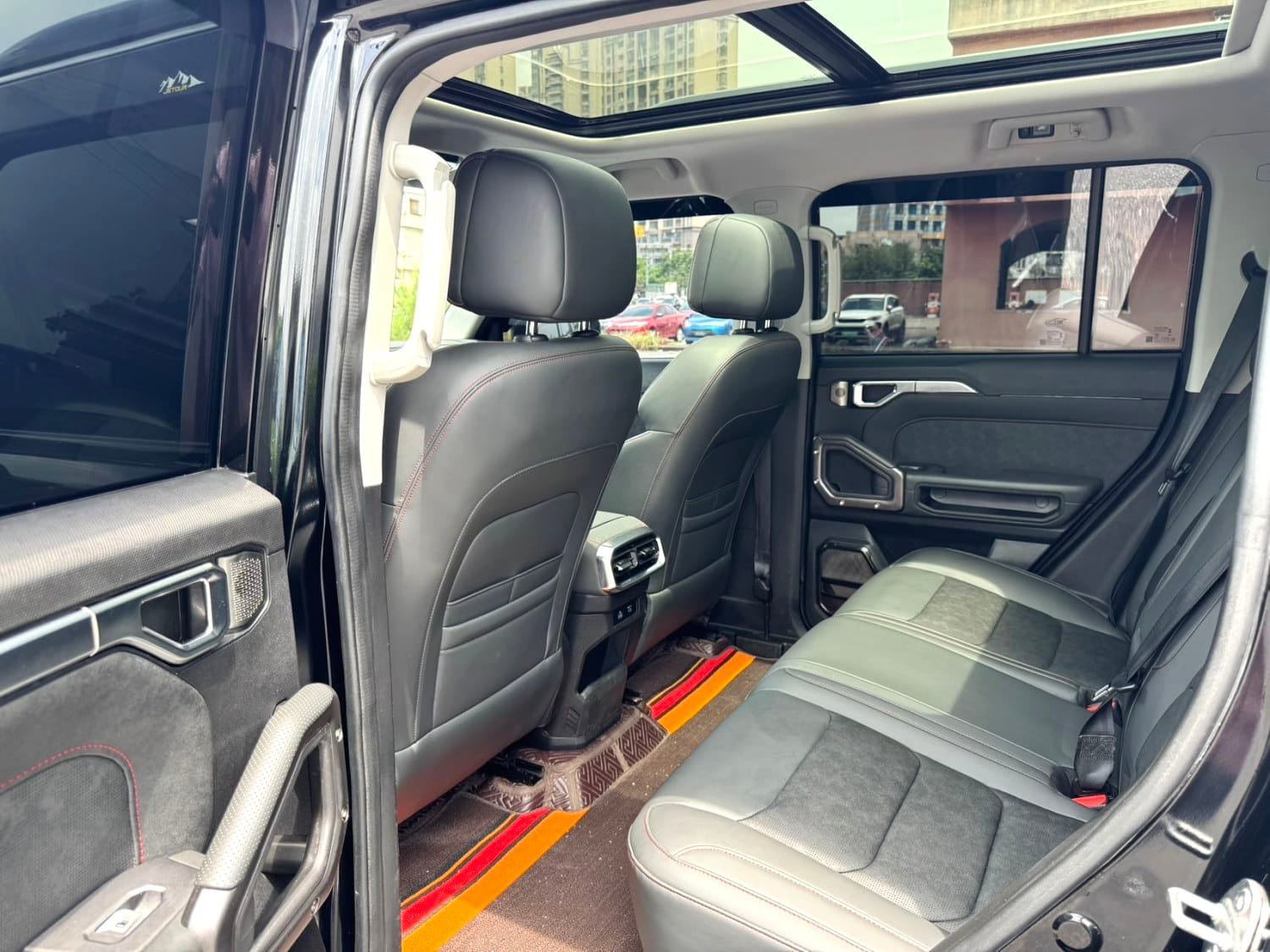 								2024 Jetour Traveler 2.0T 4WD Conquer Automatic full									