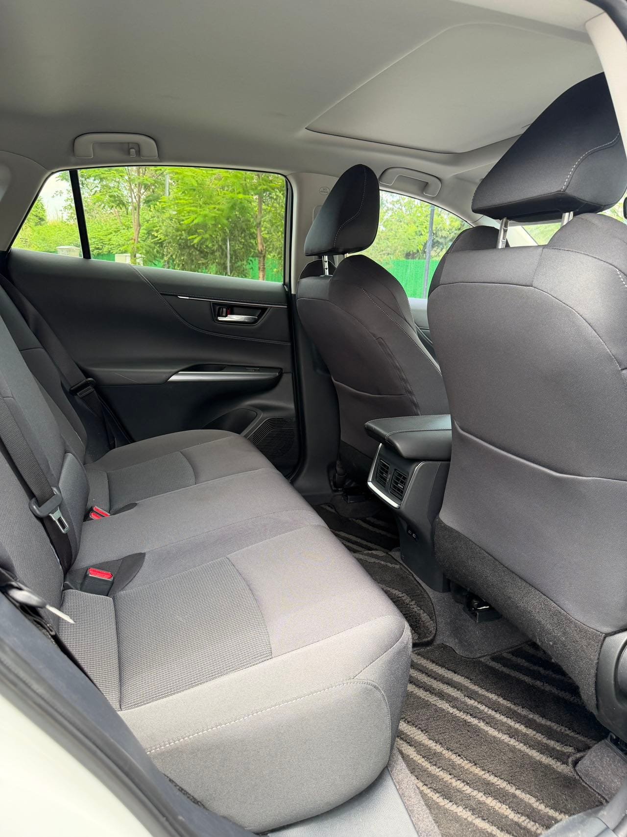 								2023 Toyota HARRIER 2.0L CVT FWD Entry Edition full									