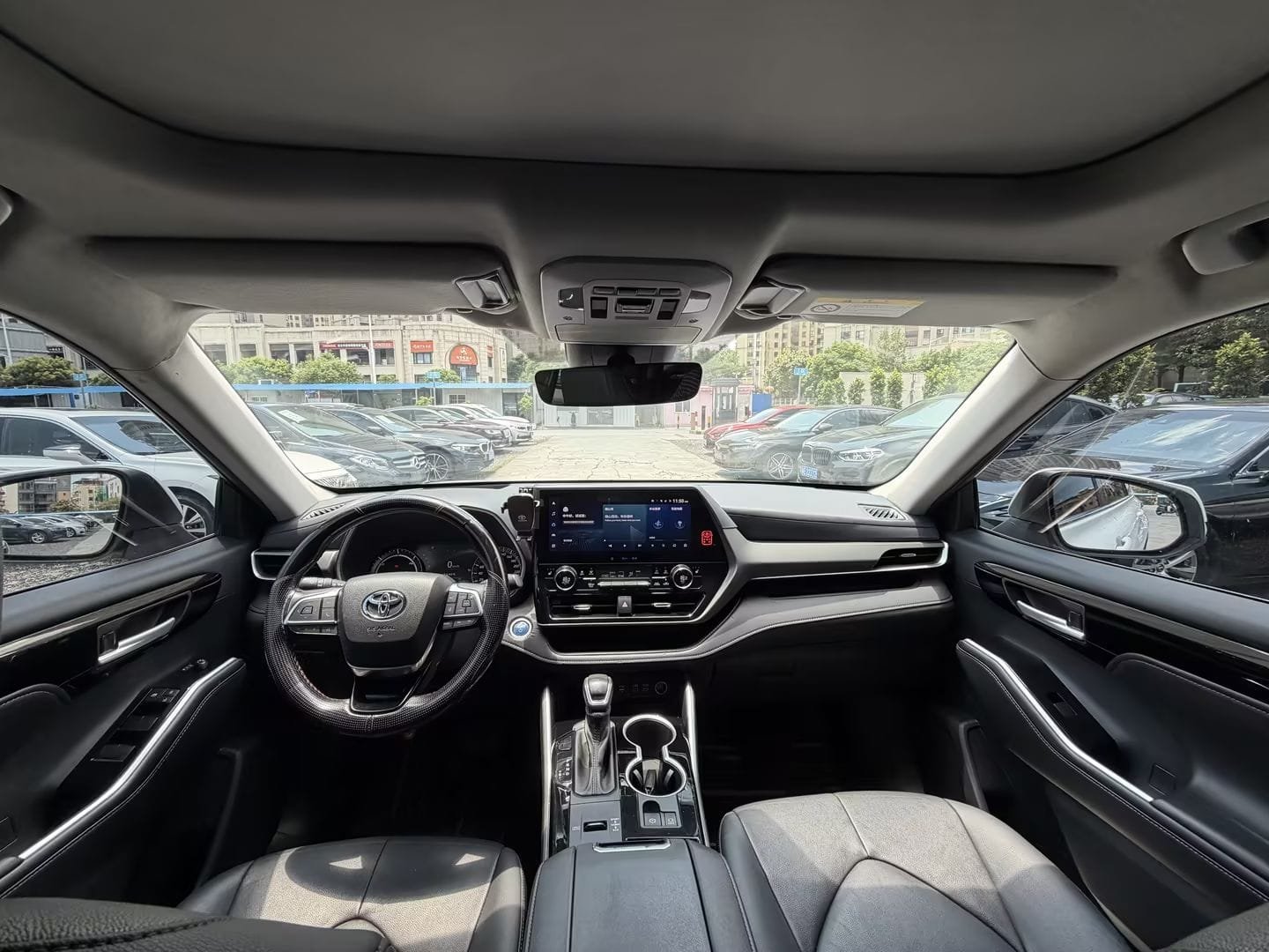 								2022 Toyota Highlander Hybrid 2.5L AWD Ultimate Edition 7-Seater full									