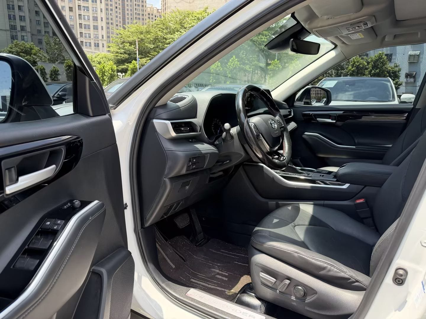 								2022 Toyota Highlander Hybrid 2.5L AWD Ultimate Edition 7-Seater full									