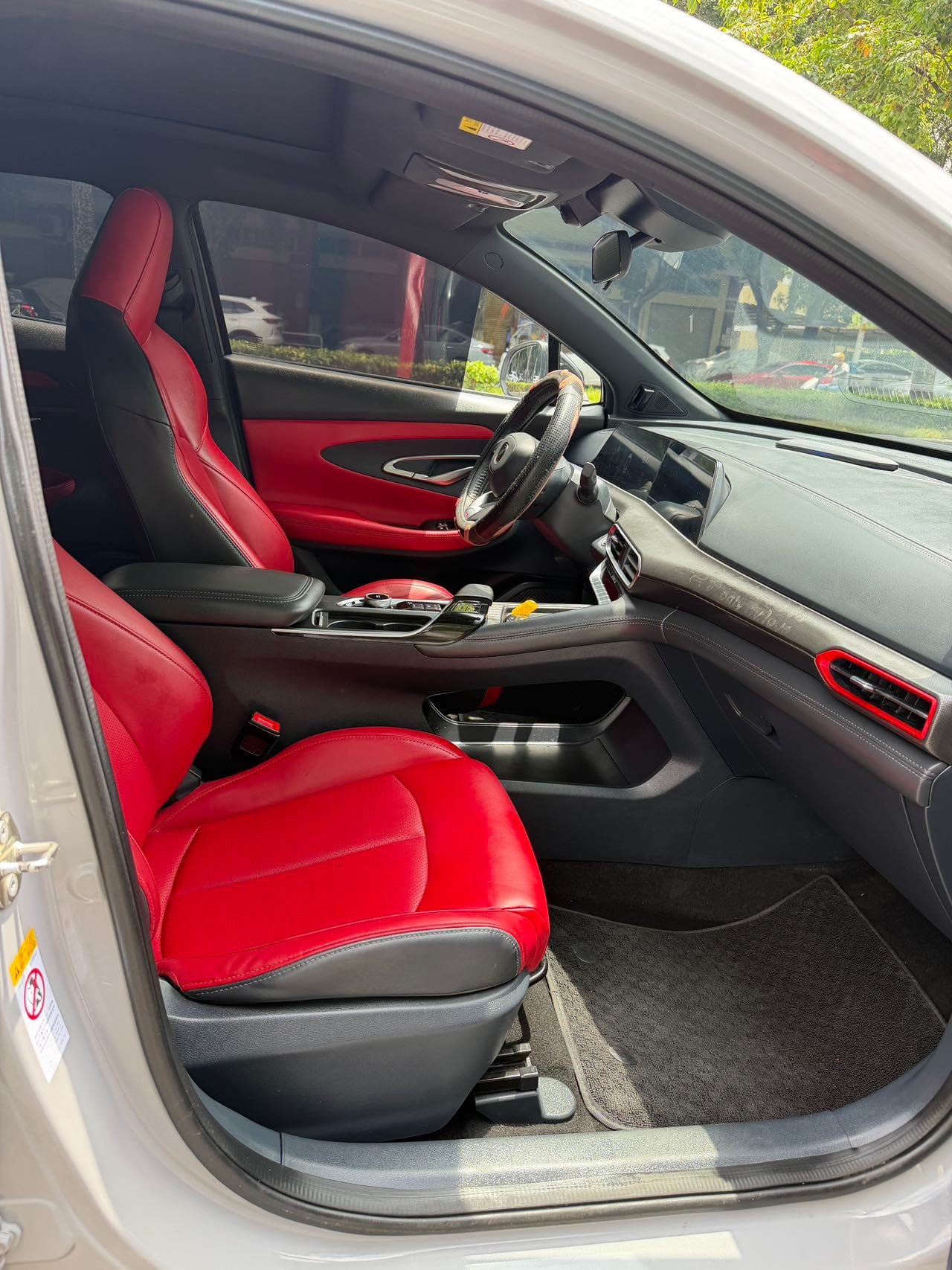 								2020 UNI-T 1.5T Premium full									