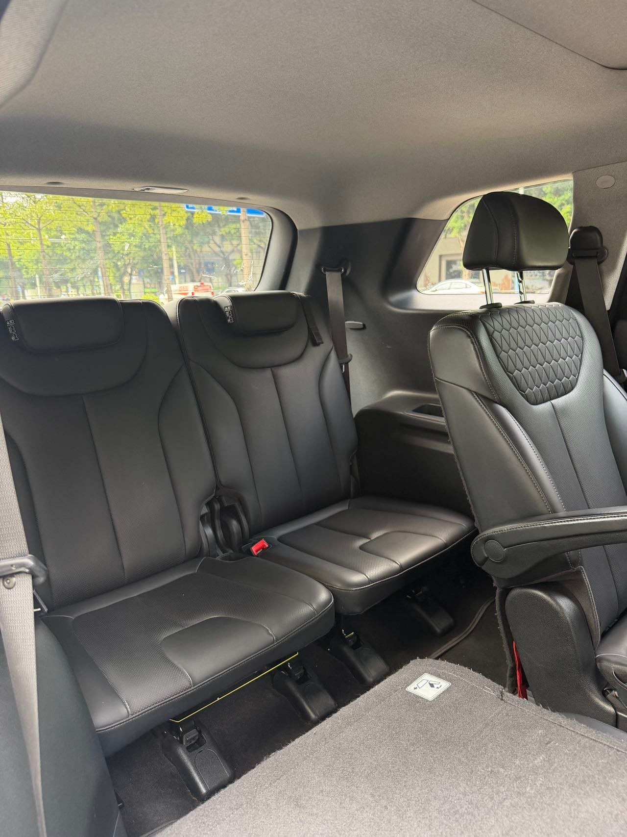 								2019 Hyundai Santa Fe 2.0TGDi 380TGDi GLS FWD Luxury 6-Seater full									