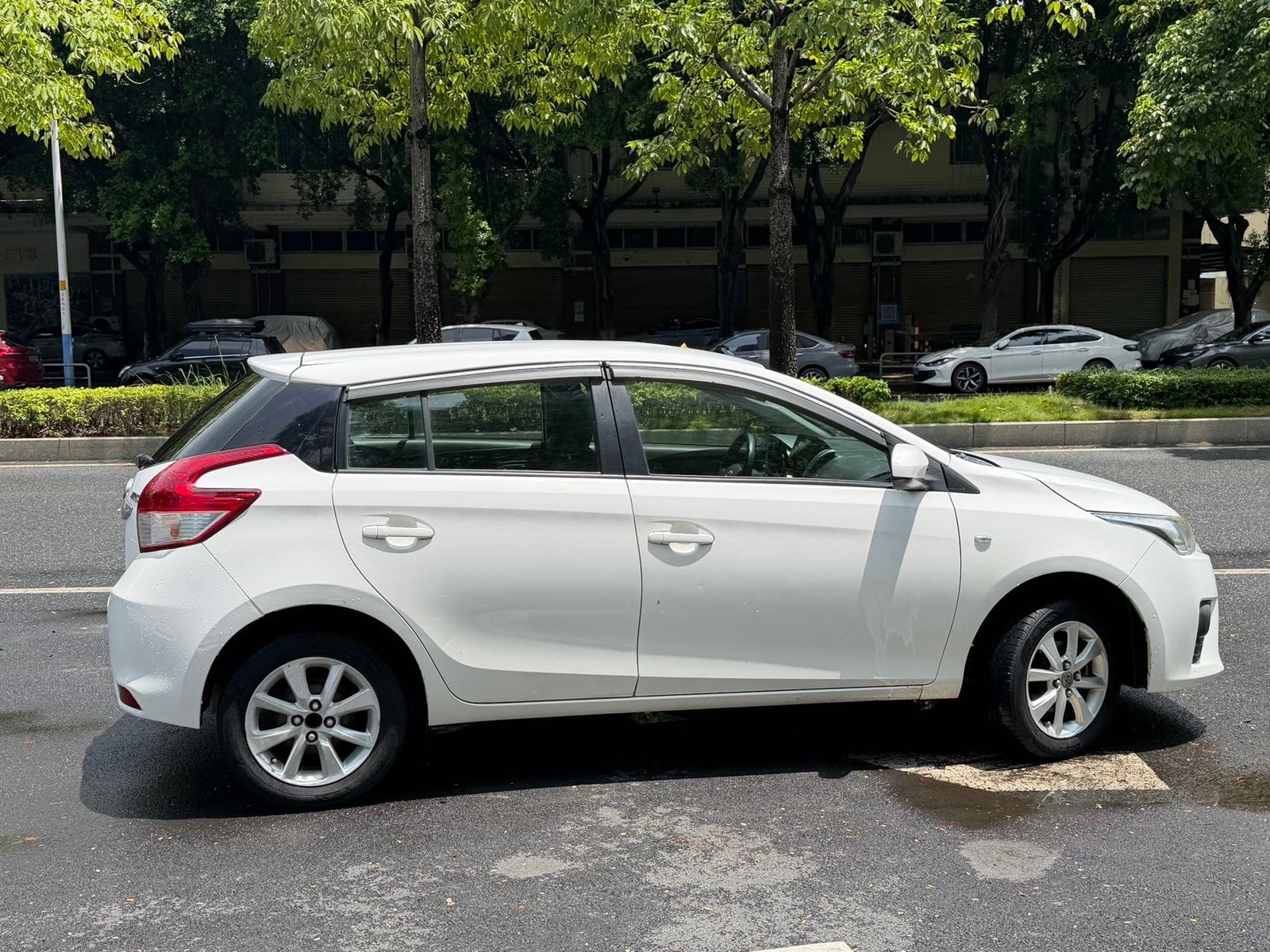 								2015 YARiS‑L Zhixuan 1.5E Automatic Charm Edition full									