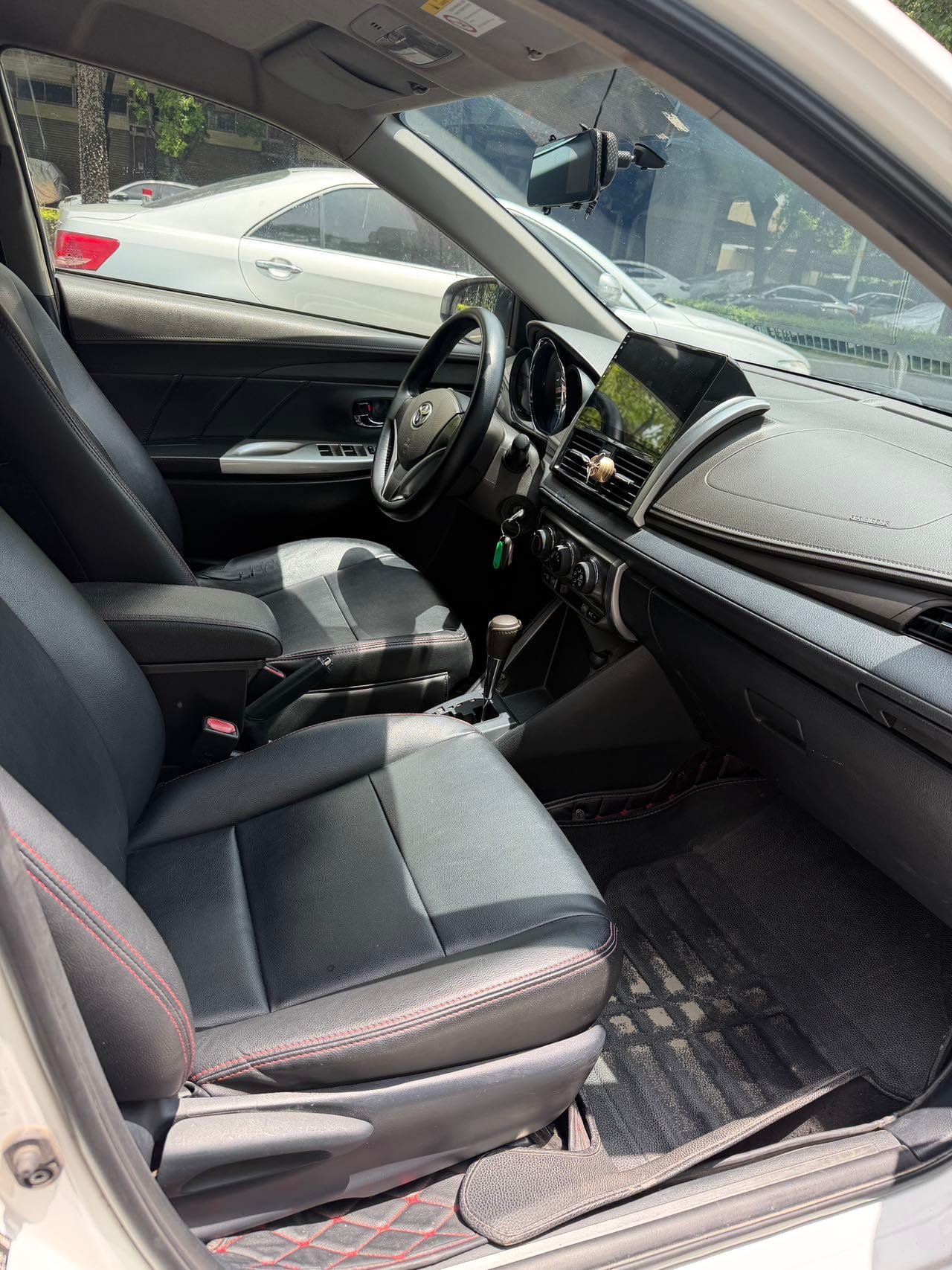 								2015 YARiS‑L Zhixuan 1.5E Automatic Charm Edition full									