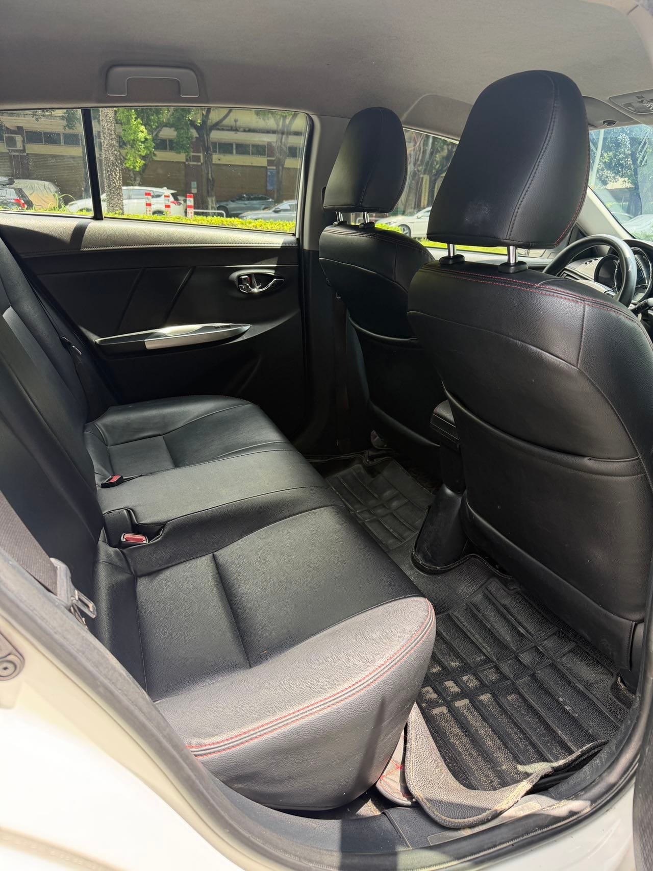 								2015 YARiS‑L Zhixuan 1.5E Automatic Charm Edition full									