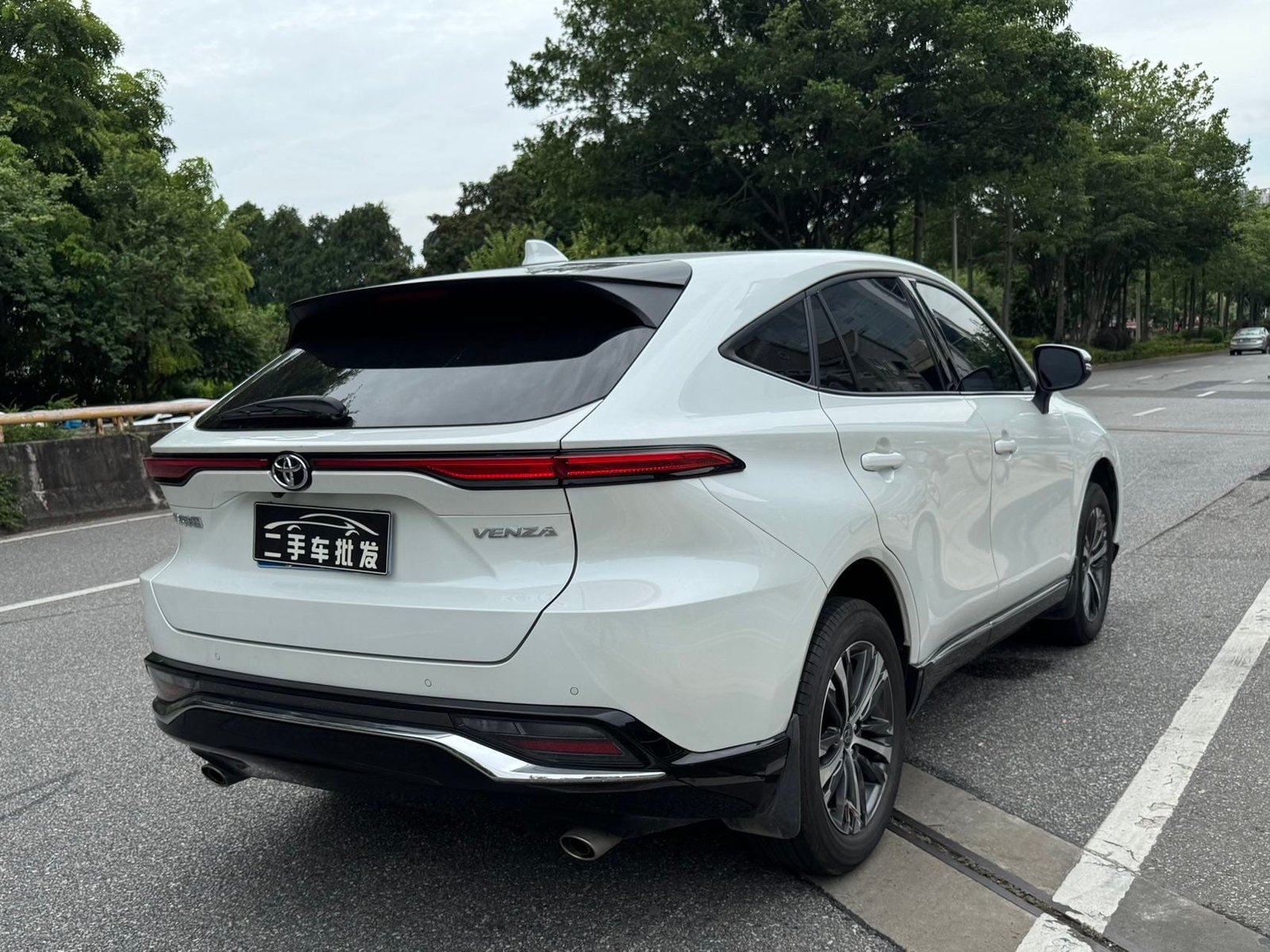 								2023 Venza 2.0L CVT FWD Luxury Version full									