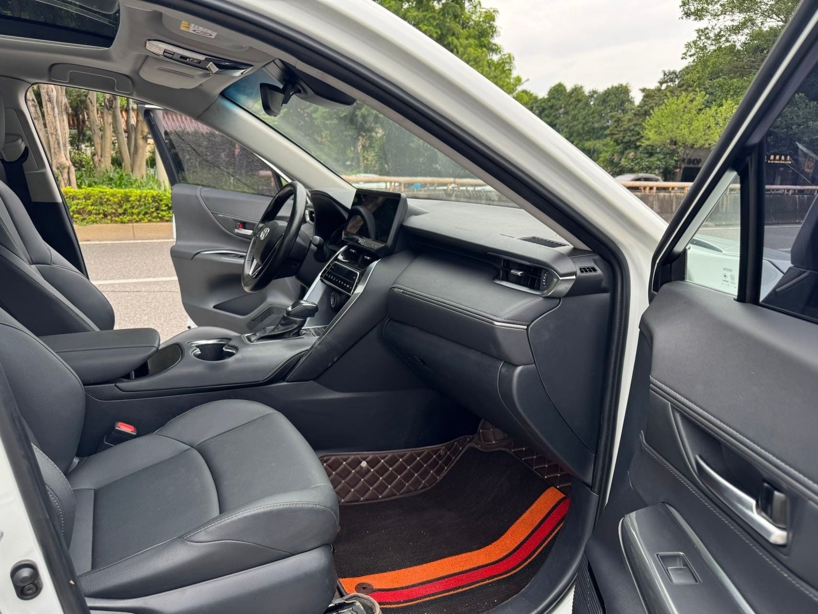 								2023 Venza 2.0L CVT FWD Luxury Version full									
