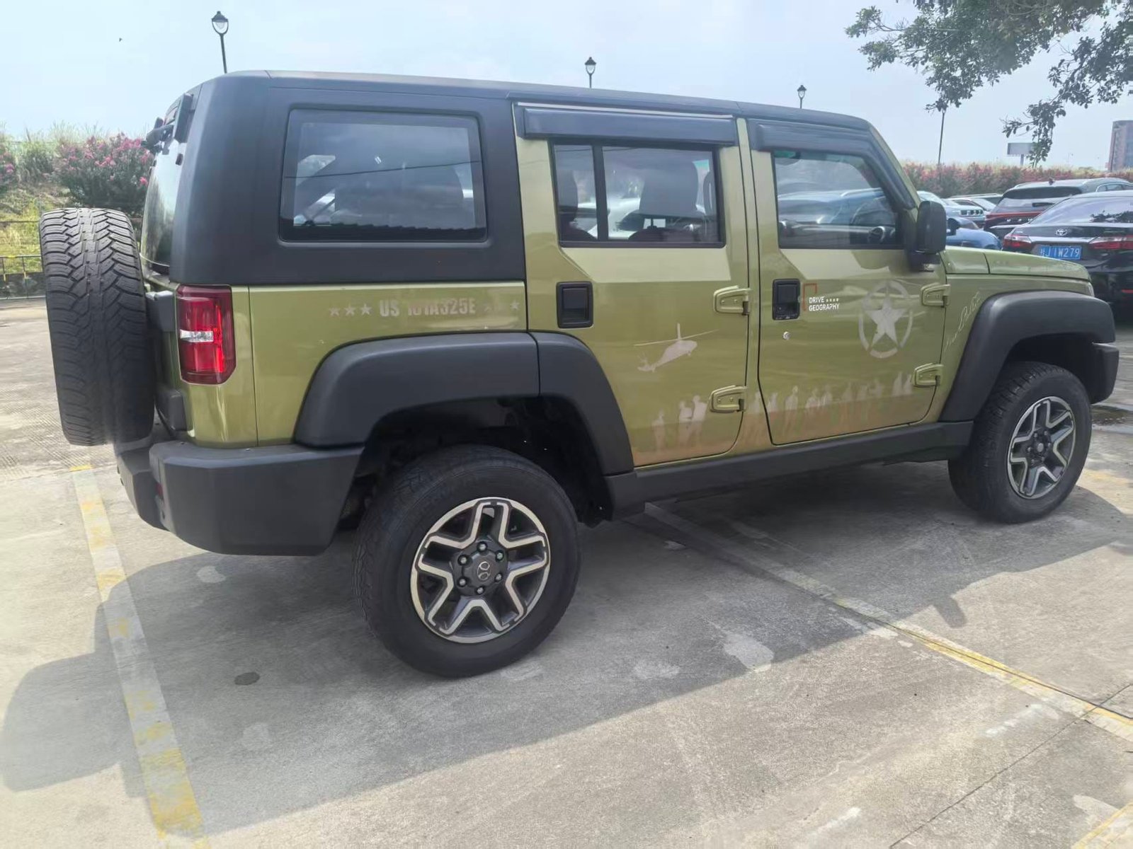								2017 BAIC BJ40L 2.3T Automatic 4WD Premium Version full									