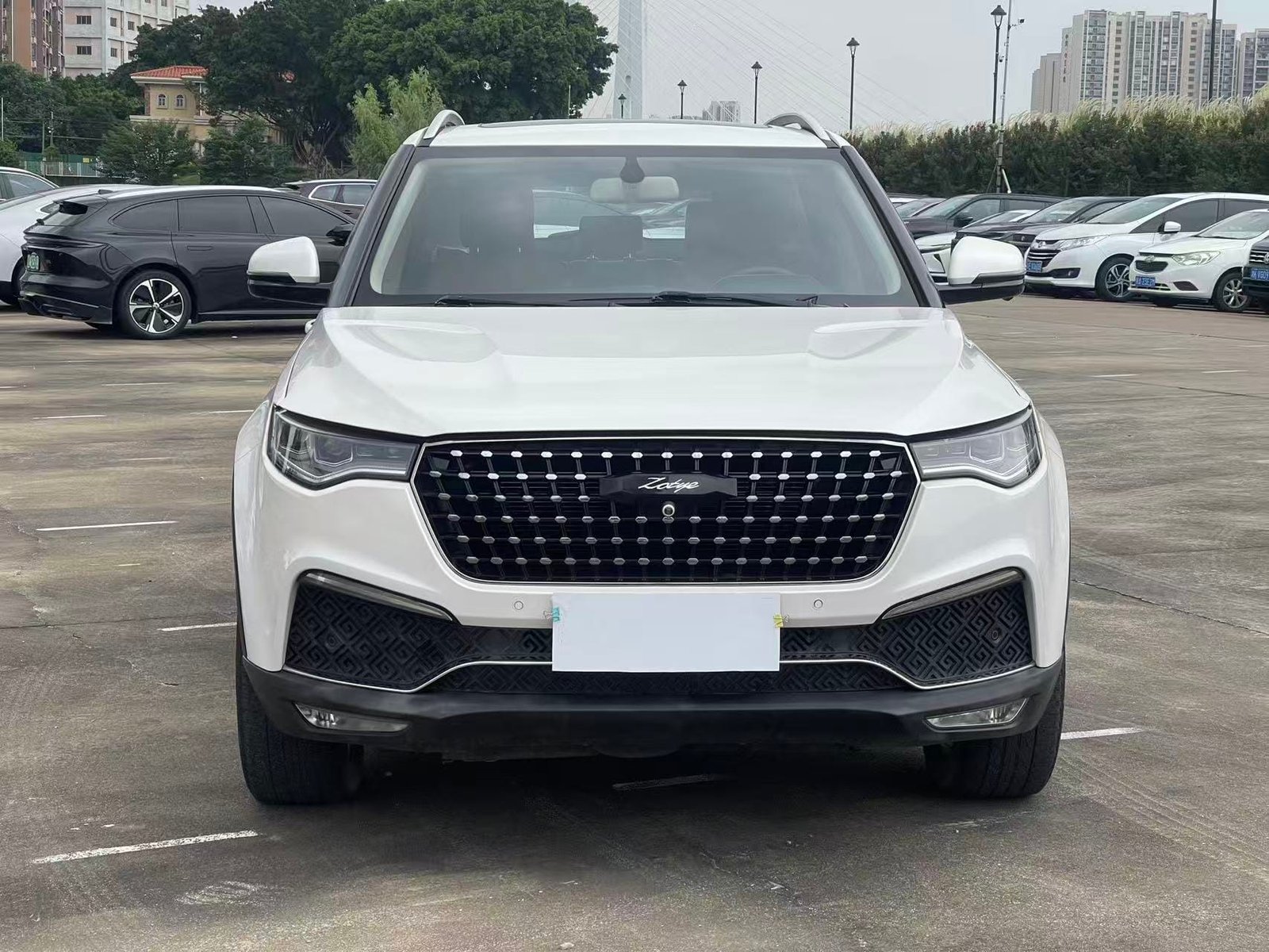								2017 Zotye T700 Mid-size 5-seat SUV full									