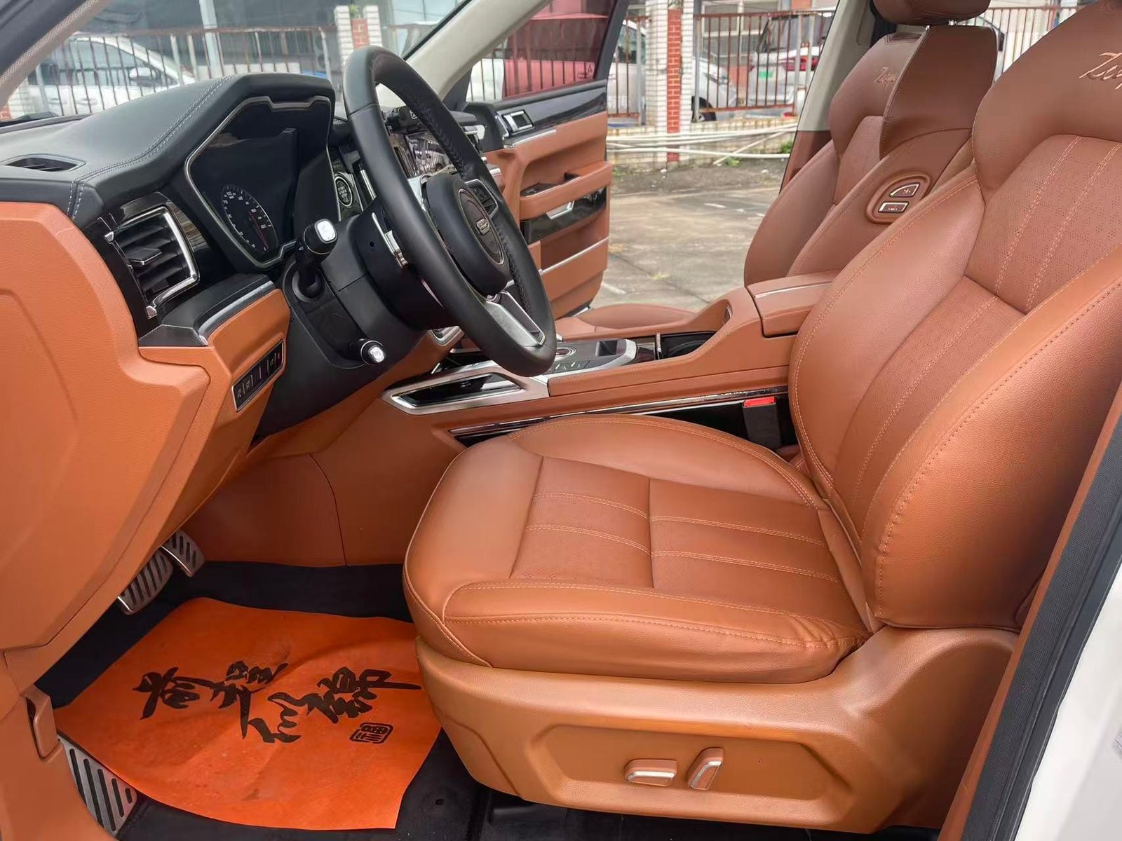 								2017 Zotye T700 Mid-size 5-seat SUV full									