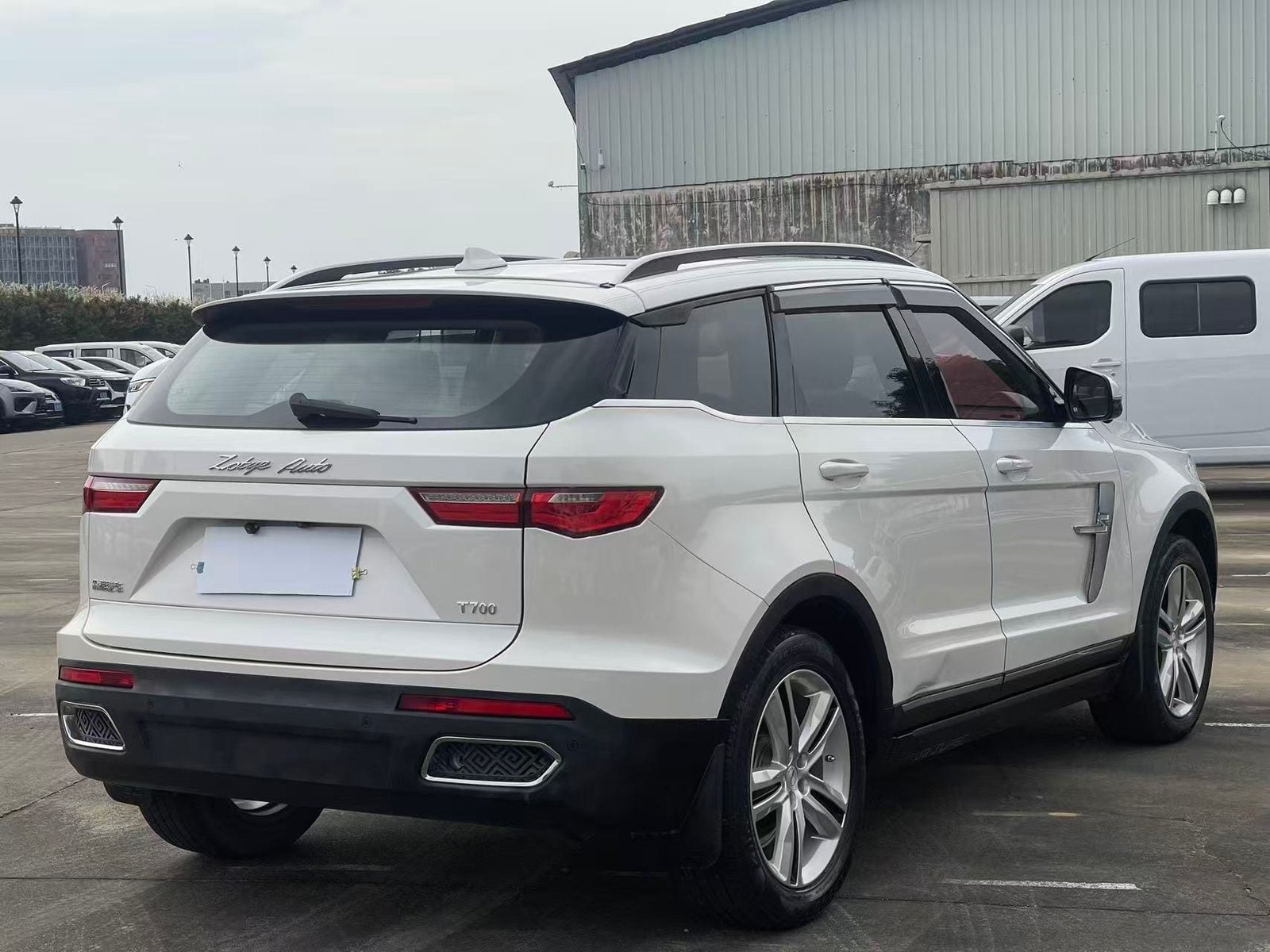 								2017 Zotye T700 Mid-size 5-seat SUV full									